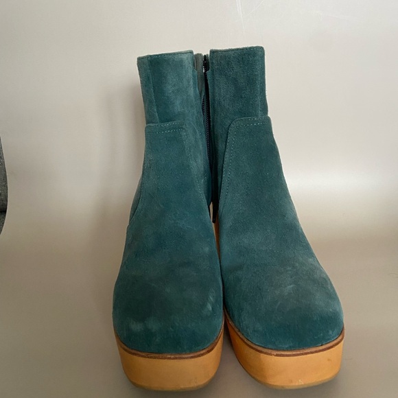 Charlotte Stone Emerald Suede Heeled Boots - Picture 2 of 10
